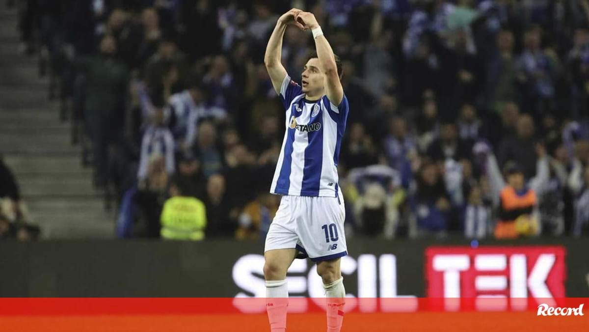 Francisco Conceição’s Stunning Goal Sparks FC Porto’s Comeback: A Look at the Rising Star’s Performance