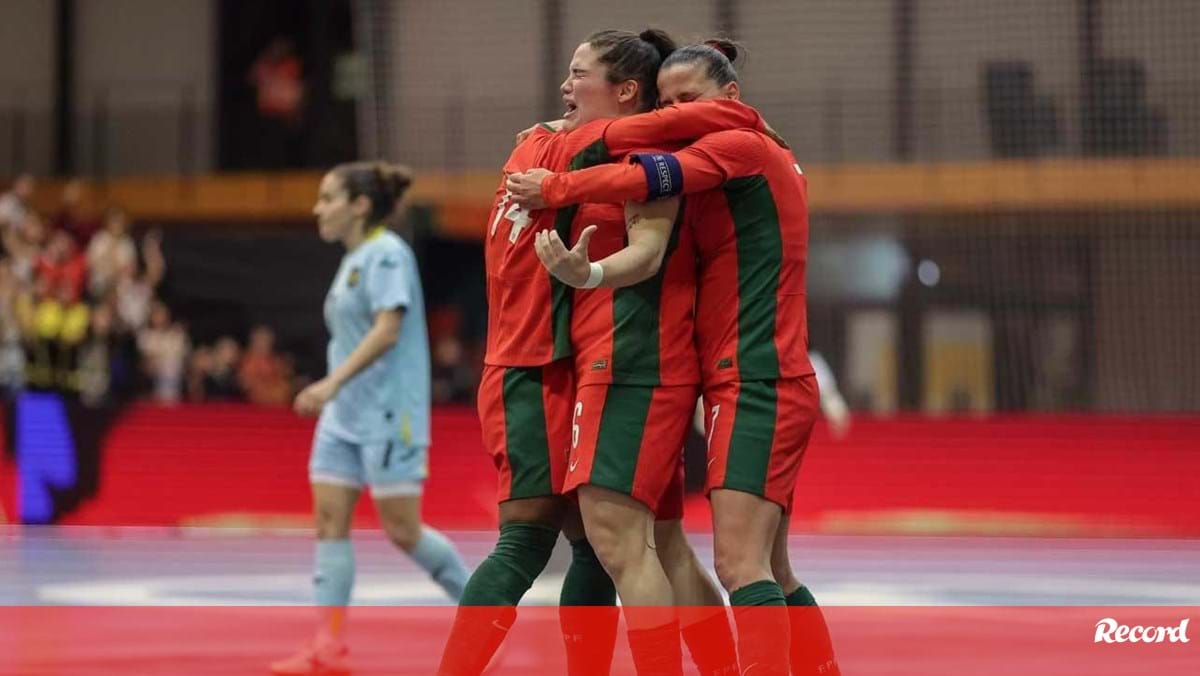 Seleção feminina de futsal vence Espanha em jogo particular