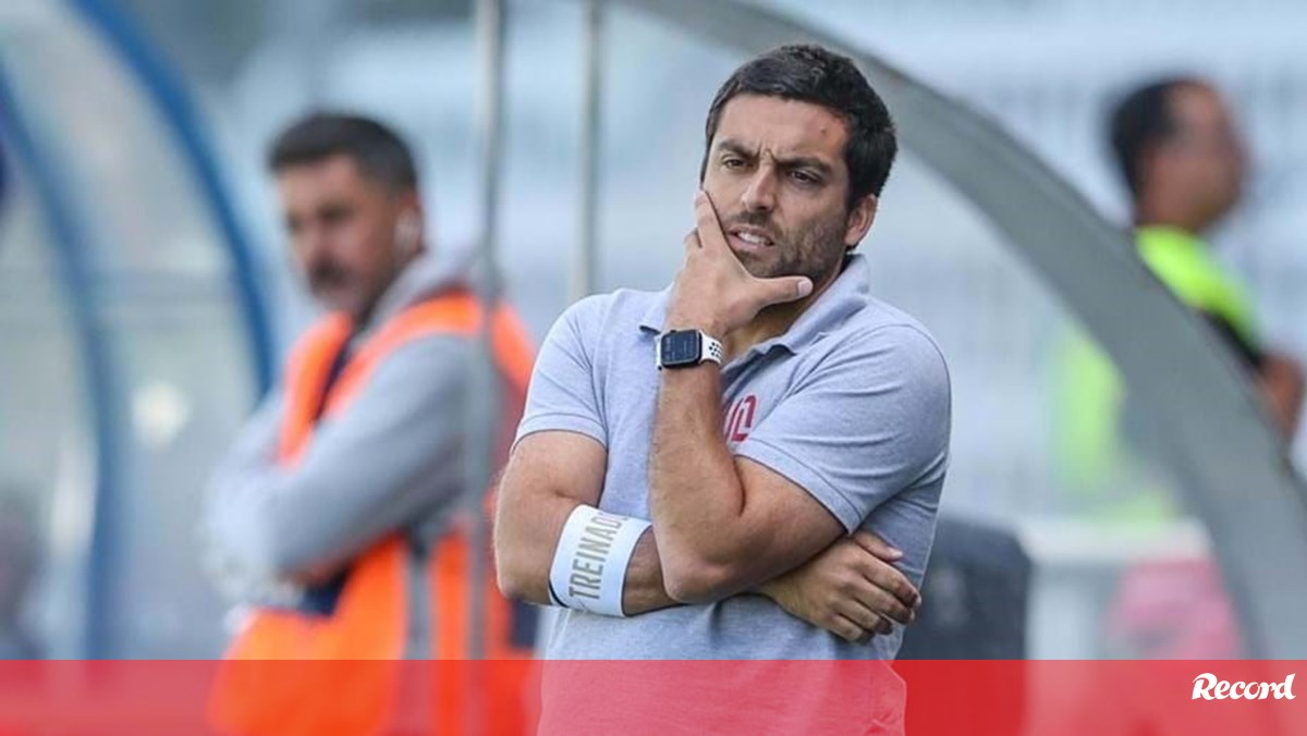 U. Leiria anuncia saída do treinador Vasco Botelho da Costa