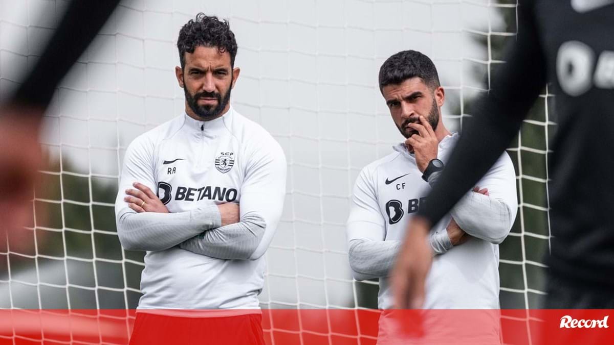 Sporting prossegue trabalhos na Academia: repetiu três guarda-redes em punhado de formandos