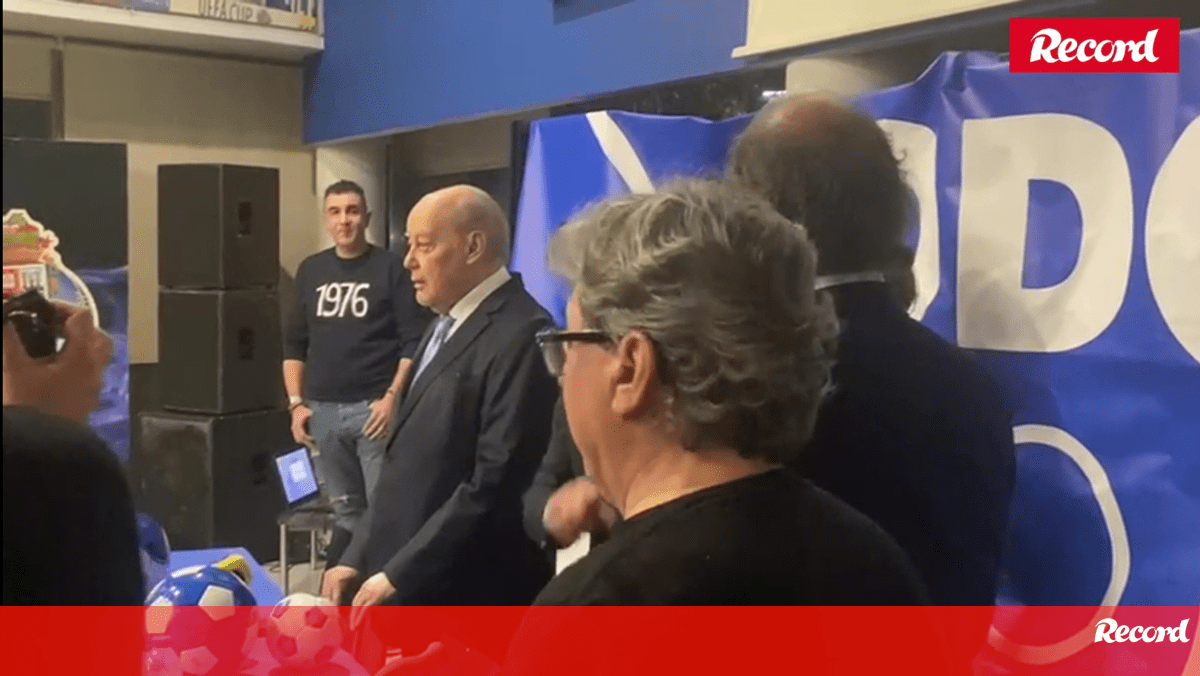 O "Amor Eterno" em uníssono: assim foi a chegada de Pinto da Costa à casa do FC Porto de Famalicão