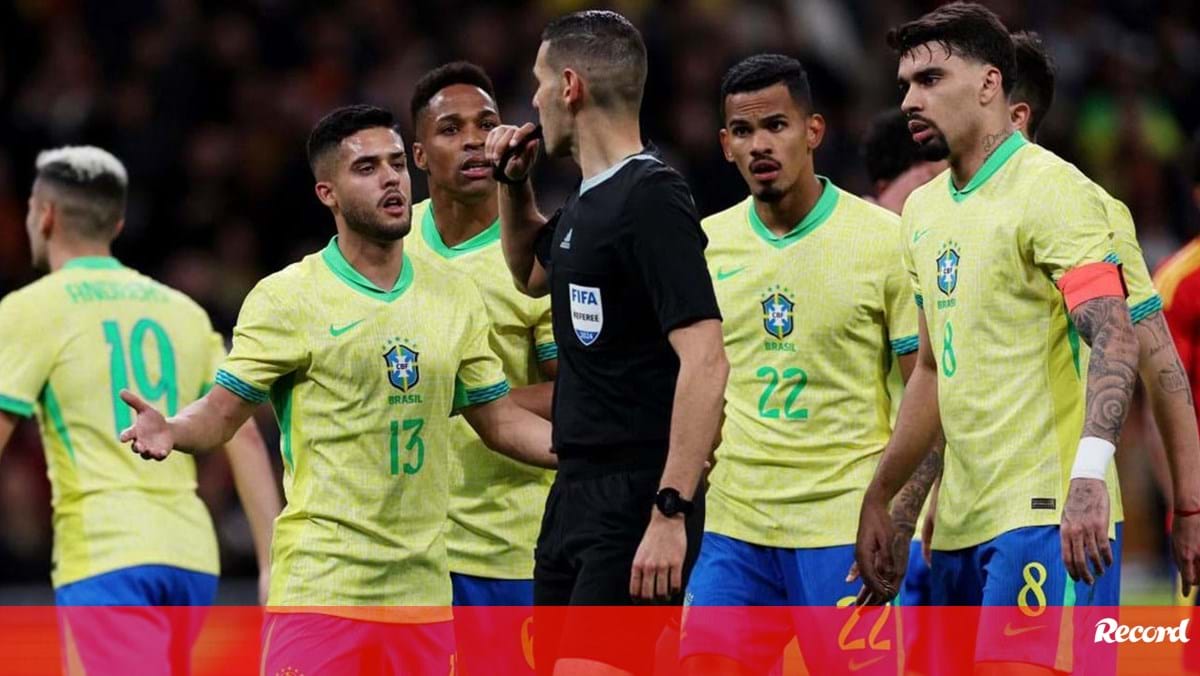 António Nobre "um pouco perdido" e a "errar muito nos penáltis": a análise de ex-árbitro brasileiro ao jogo com Espanha