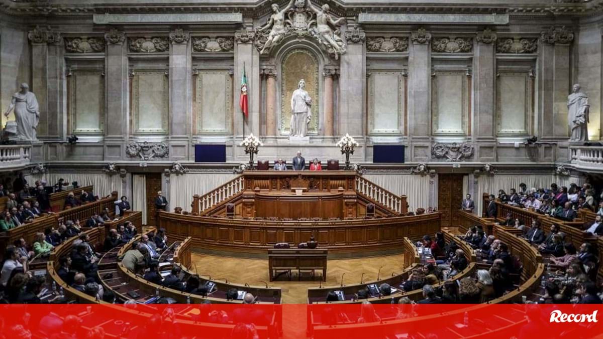 Parlamento elege quatro vice-presidentes indicados por PS, PSD, Chega e IL