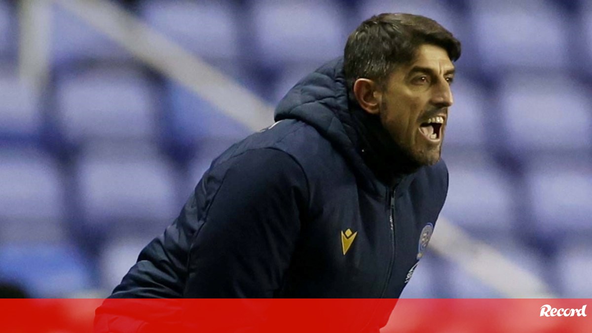 Sérvio Veljko Paunovic em cima da mesa para ser o novo treinador do Sp. Braga