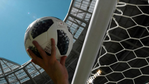 IFAB alterou hoje estas regras do futebol mas sem qualquer revolução: «Conservadores e sem coragem de mexer»
