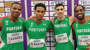 Estafeta masculina na final dos 4x400 metros com recorde nacional