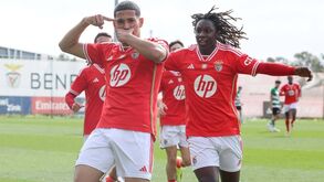 Benfica vence Sporting em dérbi eletrizante e isola-se na liderança do Nacional de juvenis