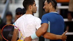 Carlos Alcaraz bate Rafael Nadal no 'The Netflix Slam'