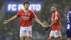 Ex-capitão do Benfica critica escolha de João Neves para dar a cara: «Parece que alguém se escondeu»