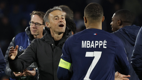 Luis Enrique nega problemas com Mbappé e atira: «O que vende é a merda e a confusão...»