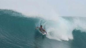 Matias Canhoto avança em Supertubos