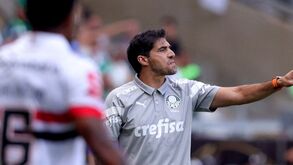 Polémica entre Abel Ferreira e diretor do São Paulo preocupa imprensa brasileira: «Pode fomentar mais violência»