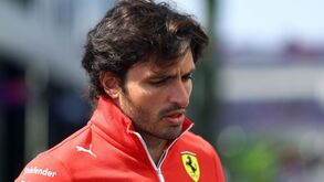 Carlos Sainz indisposto antes do GP da Arábia Saudita