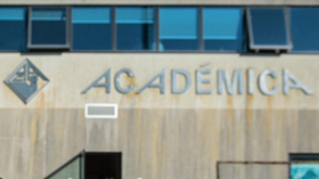 Muros da Academia Briosa XXI vandalizados