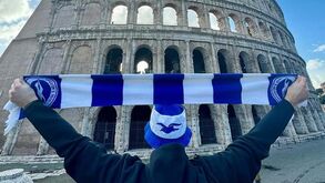 Dois adeptos do Brighton assaltados e esfaqueados em Roma 