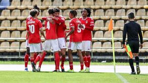 Benfica vence FC Porto e é líder à condição