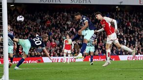 Arsenal-Brentford, 2-1: Havertz compensa a fífia monumental de Ramsdale