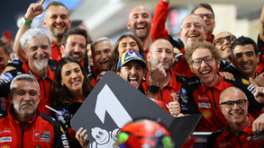 MotoGP: Pecco Bagnaia conquista o GP do Qatar e Miguel Oliveira os primeiros pontos pela Trackhouse