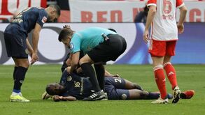 Árbitro salva jogador do Mainz em campo: «Tinha a língua para trás»
