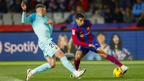 João Cancelo: «Gostaria de continuar no Barcelona»