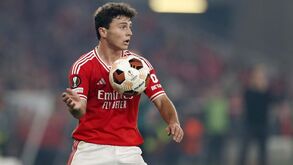 «Quem é aquele miúdo?»: Helton Leite conta como João Neves impressionou capitão do Antalyaspor