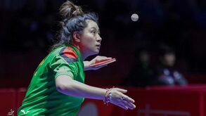 Jieni Shao afastada na ronda de 32 do Singapura Smash