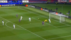 João Cancelo fez assim o segundo golo do Barcelona frente ao Nápoles