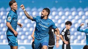 A crónica do Estoril-Benfica, 1-0: eficácia abate águia