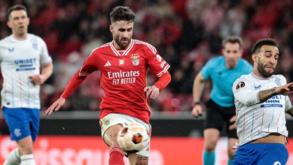 Ataque móvel volta à equação no Benfica