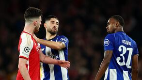 Arsenal-FC Porto foi tenso de início a fim