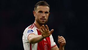 Jordan Henderson trocou o Al Ettifaq pelo Ajax: «Arábia Saudita não me convence neste momento»