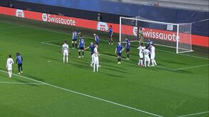 Momento de tensão: Diomande e Gyökeres pegados na área obrigaram à intervenção dos colegas