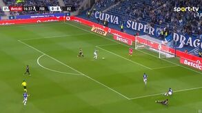 Vizela a vencer o FC Porto: Pepe atrapalhou-se e marcou na própria baliza