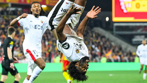 Nice vence em casa do Lens e sobe provisoriamente ao 4.º lugar da Liga francesa
