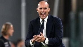 Allegri mostra revolta após empate com o Génova: «Sou um treinador, não um político»