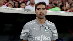 Jornal brasileiro publica vídeo com ofensas a Abel Ferreira e Palmeiras reage: «Inaceitável»