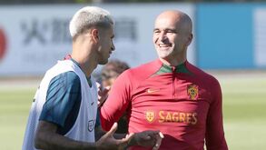 Cancelo rendido a Roberto Martínez: «A rapidez com que aprendeu português... Conquistou o grupo»