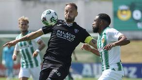André Almeida renova com o Ac. Viseu até 2026