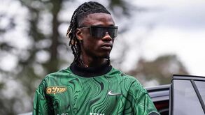 Camavinga mostra curioso 'outfit' e jogadores do Real Madrid não se calam: «Vais de guarda-redes?»