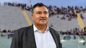 Diretor-geral da Fiorentina morre dois dias depois de sofrer ataque cardíaco