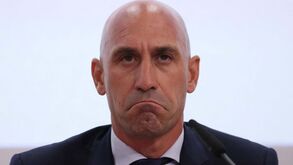 Justiça espanhola emite mandado de detenção para Luis Rubiales