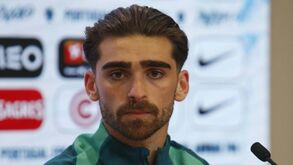 O 'culpado' pelo corte à Grealish: «É sagrado o Jota aparar cabelo e barba antes de cada jogo»