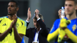 Selecionador da Suécia lamenta erros defensivos frente a Portugal: «O ataque nem está mal...»