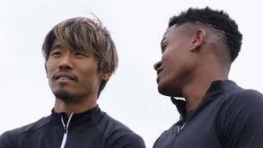 Geny bateu Morita no 'Crossbar Challenge' mas o que impressionou foi o português do nipónico