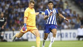 Alexander Nübel fora dos planos do Sporting