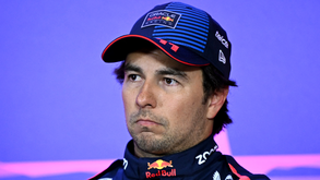 Sergio Pérez punido com perda de três lugares na grelha de partida para o GP da Austrália