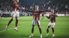 Benfica e Aston Villa disputam avançado internacional pelo Kosovo, avançam romenos