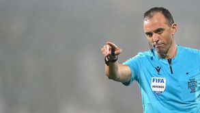 João Pinheiro vai dirigir particular entre Espanha e Brasil