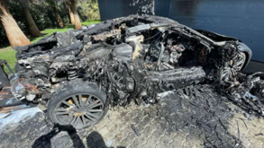 ‘Bomba’ de 140 mil euros pega fogo quando carregava baterias