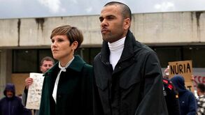 As imagens da saída de Dani Alves da prisão